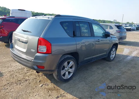 2012 Jeep Compass Latitude z USA, uszkodzony, nr VIN 1C4NJCEBXCD666522